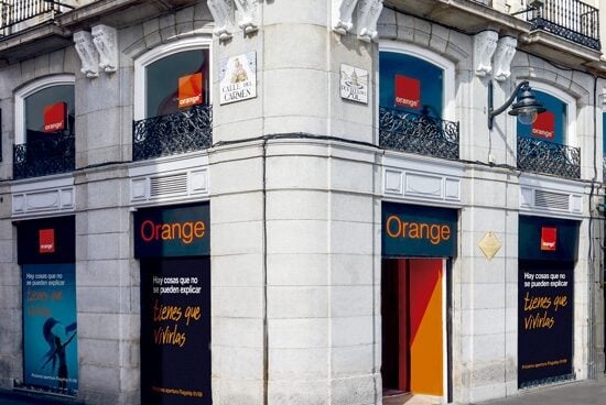 orange madrid2 La flagship de Orange en la Puerta del Sol de Madrid.