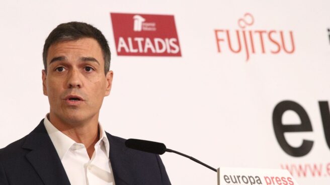 El secretario general del PSOE, Pedro Sánchez, durante el desayuno informativo de Europa Press.