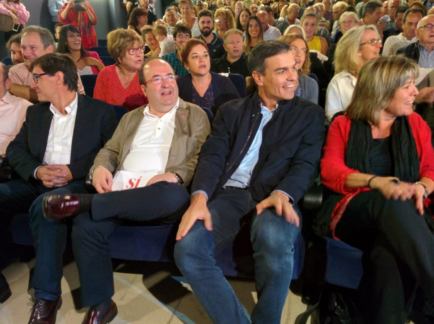 Pedro Sánchez junto a Miquel Iceta en Badalona.