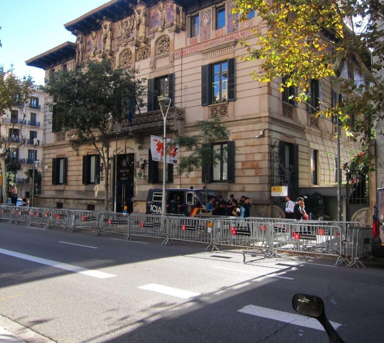 La Policía busca voluntarios para desplazarse a Cataluña para el 1-O