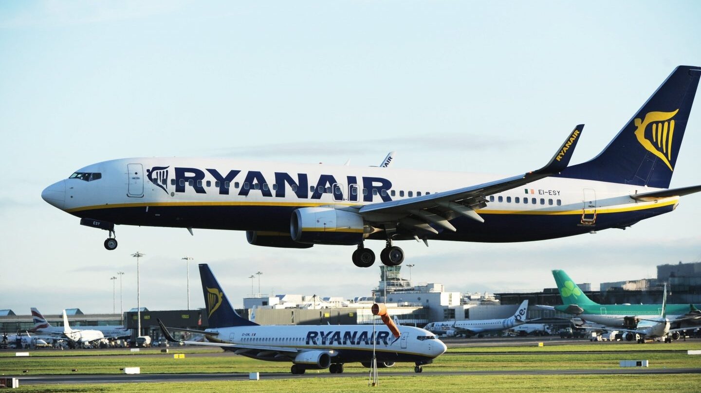 Aviones de la aerolínea Ryanair.