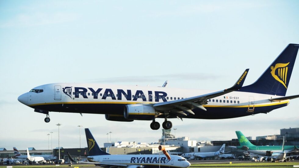 Aviones de la aerolínea Ryanair.