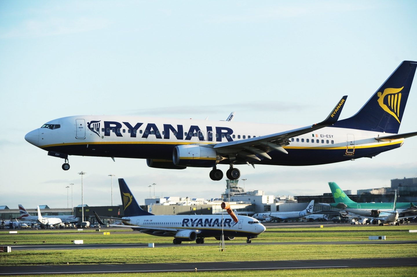 Aviones de la aerolínea Ryanair.