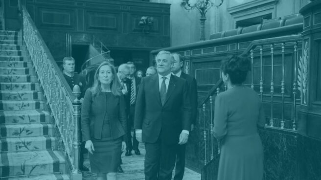 Antonio Tajani, en el Congreso junto a Ana Pastor.