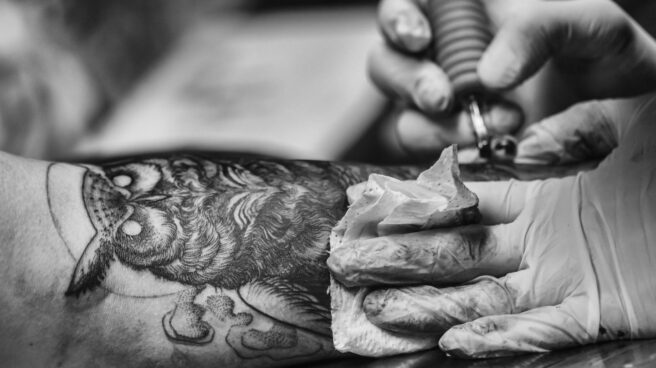 No usar la epidural y otras leyendas urbanas sobre los tatuajes
