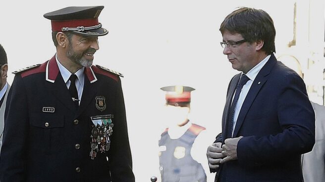 Josep Lluís Trapero y Carles Puigdemont.