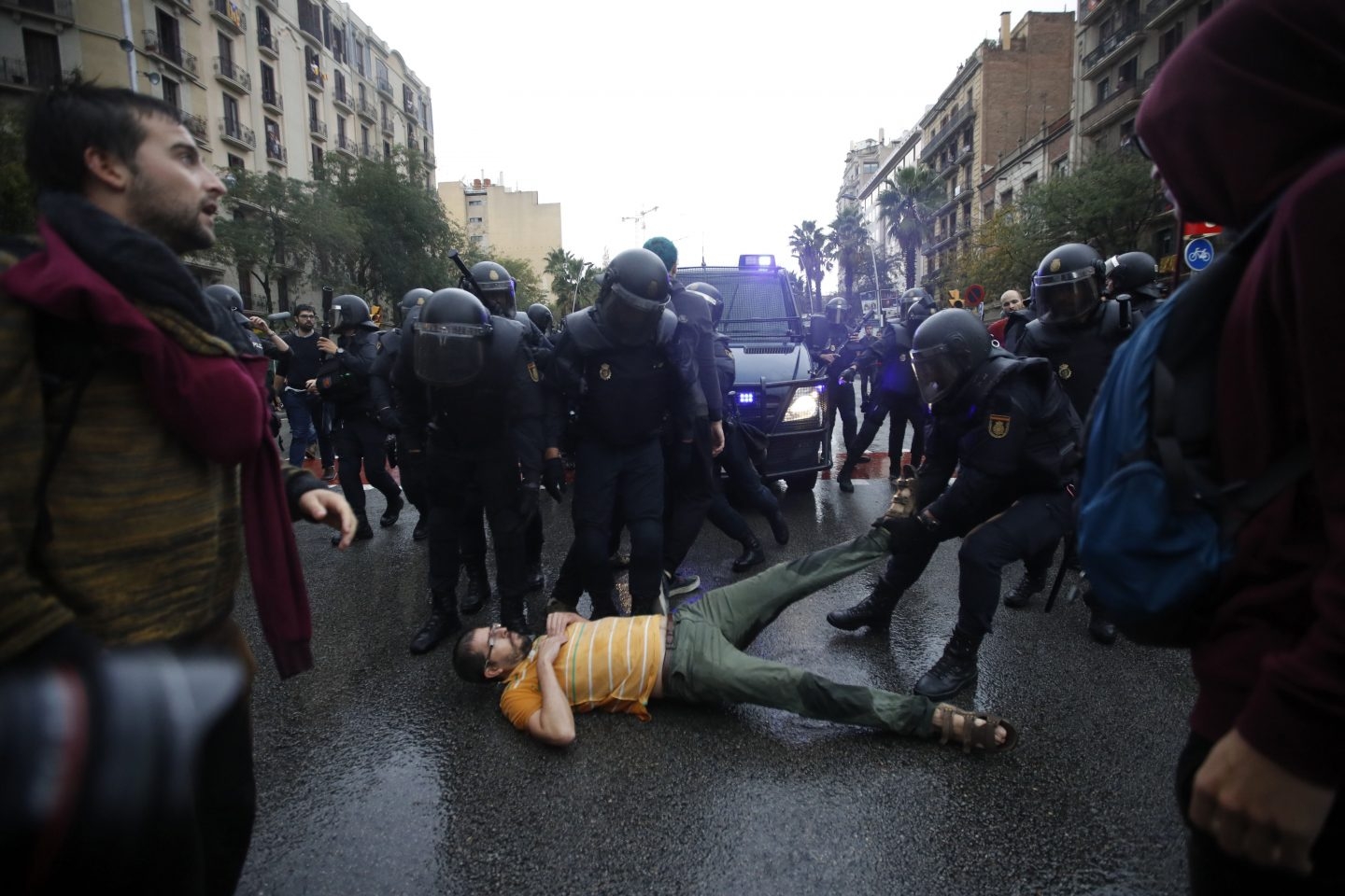 Cargas policiales en Barcelona.