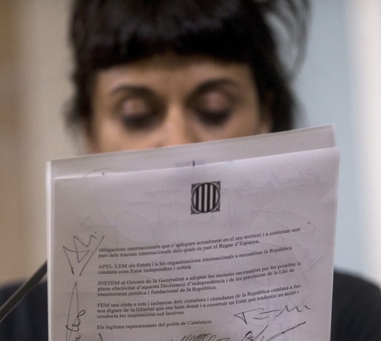 La CUP asegura que si Puigdemont tiene que acabar como Companys "no estará solo"