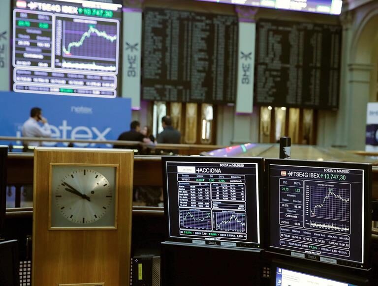 El Ibex y la deuda se sobreponen a un mes de crisis en Cataluña tras la aplicación del 155