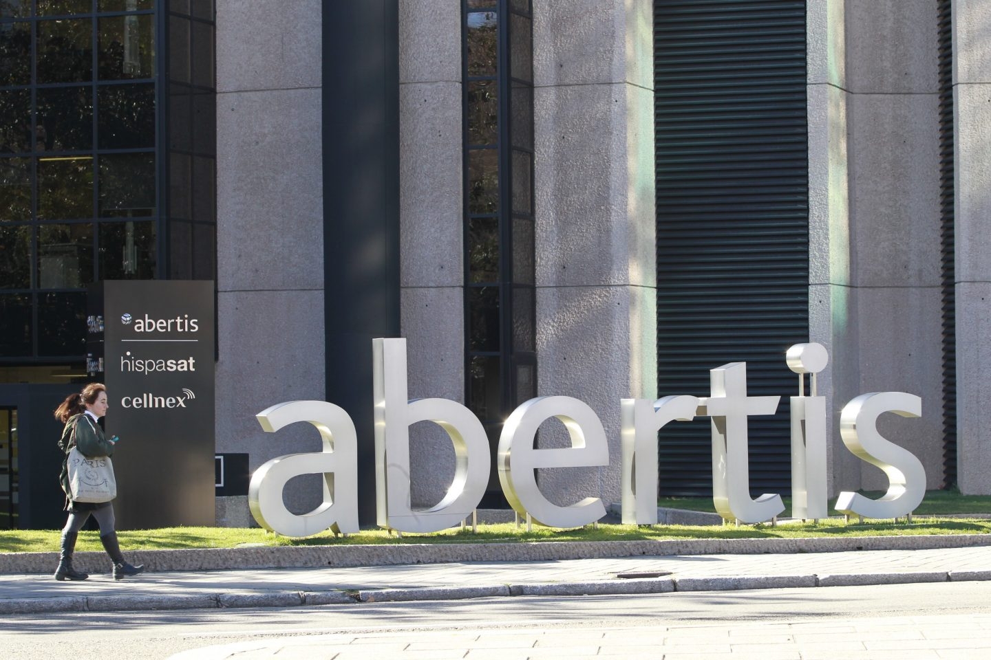 Abertis sube en bolsa a la espera de una contraopa de ACS.