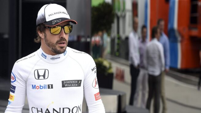 Fernando Alonso renueva su contrato con McLaren para 2018.