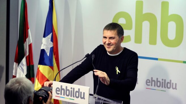 Arnaldo Otegi da la bienvenida a la "responsabilidad histórica" de ETA