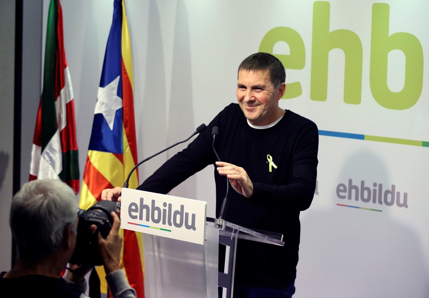 Arnaldo Otegi da la bienvenida a la "responsabilidad histórica" de ETA