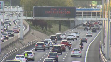 El Ayuntamiento de Madrid levanta la prohibición de aparcar por la contaminación