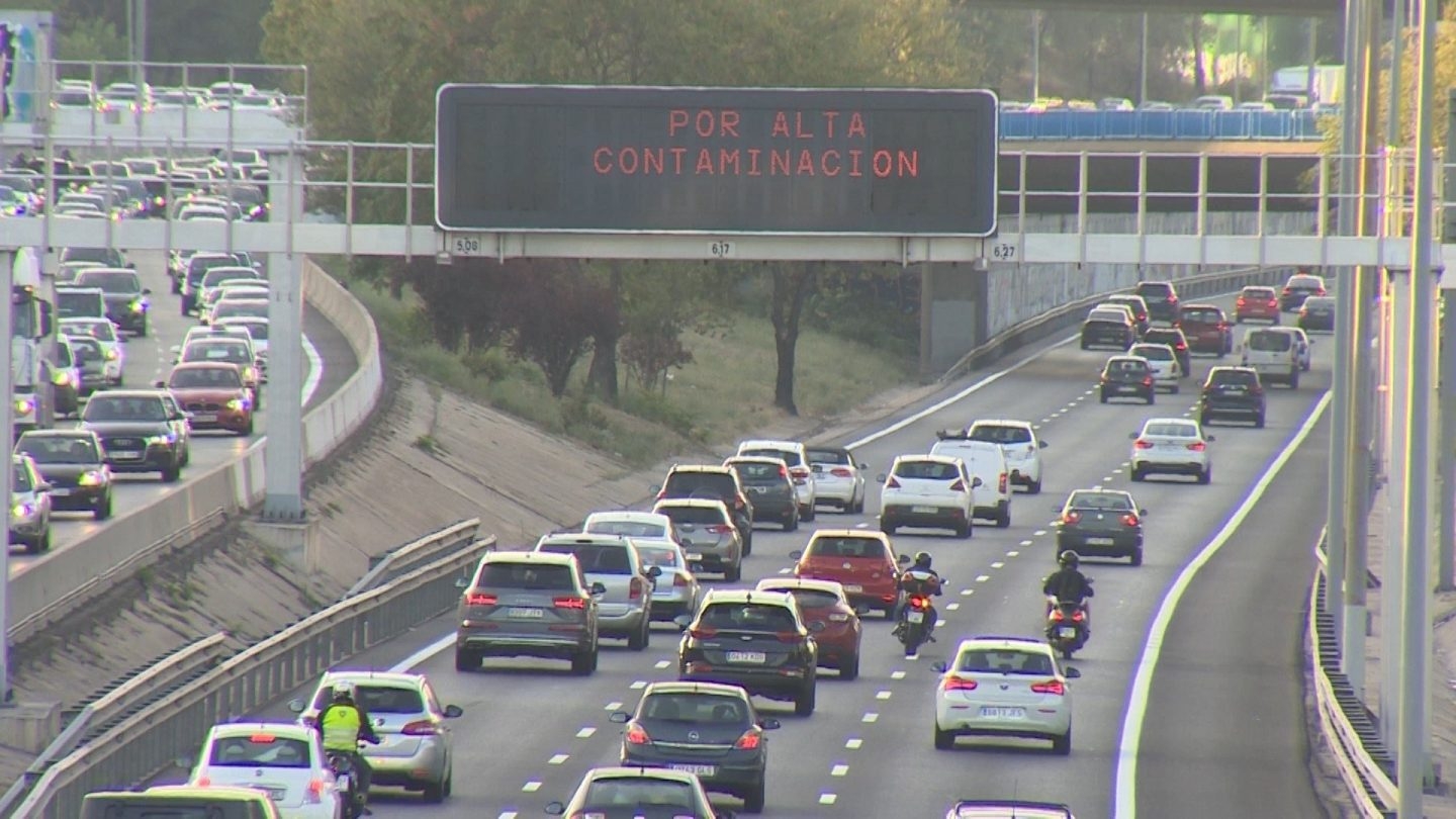 Madrid activa este viernes el nivel 2 de contaminación y prohibirá aparcar en el SER