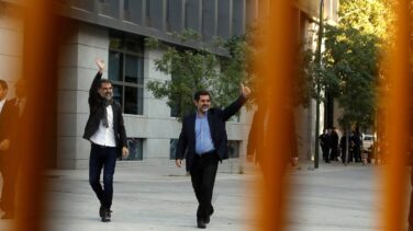 A la cárcel Sánchez (ANC) y Cuixart (Òmnium) por promover el acoso a la Guardia Civil