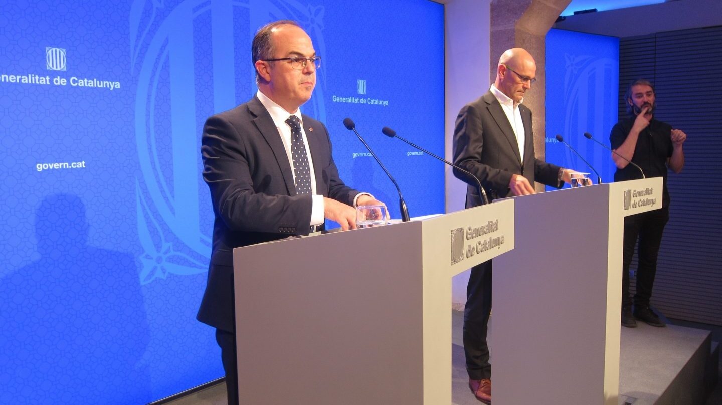 El portavoz del Govern, Jordi Turull, y el conseller de Exteriores, Raúl Romeva.