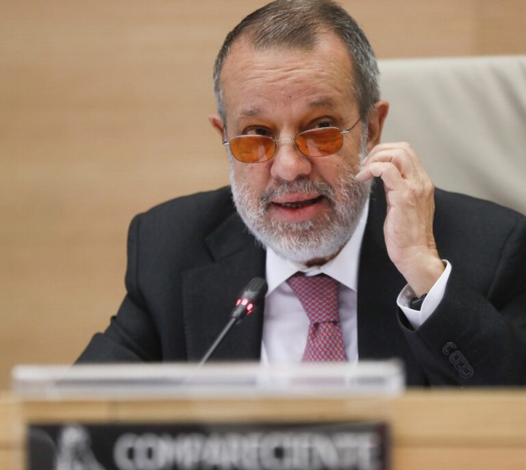 El Defensor del pueblo investiga 42 quejas por cargas policiales y presencia de niños el 1-O