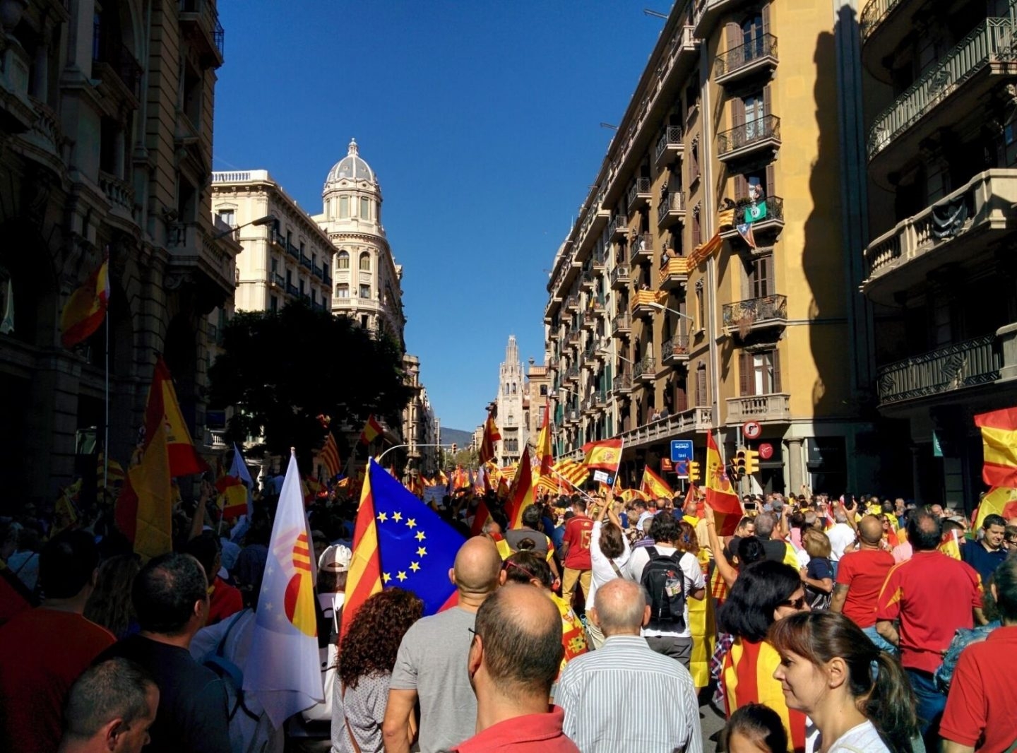 Manifestación 8-O por las calles de Barcelona.