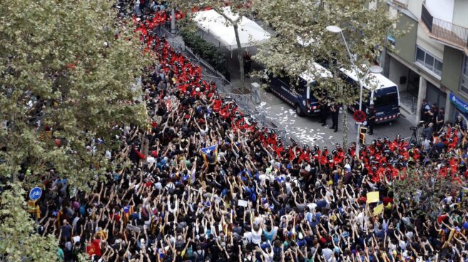 Concentración ante la sede del PP en Barcelona durante la pasada huelga 'política' del 3 de octubre.