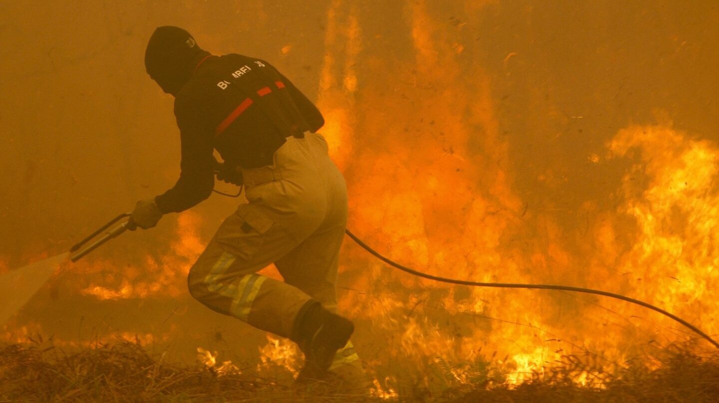 Incendio en Galicia: fuego en los alrededores de Vigo.