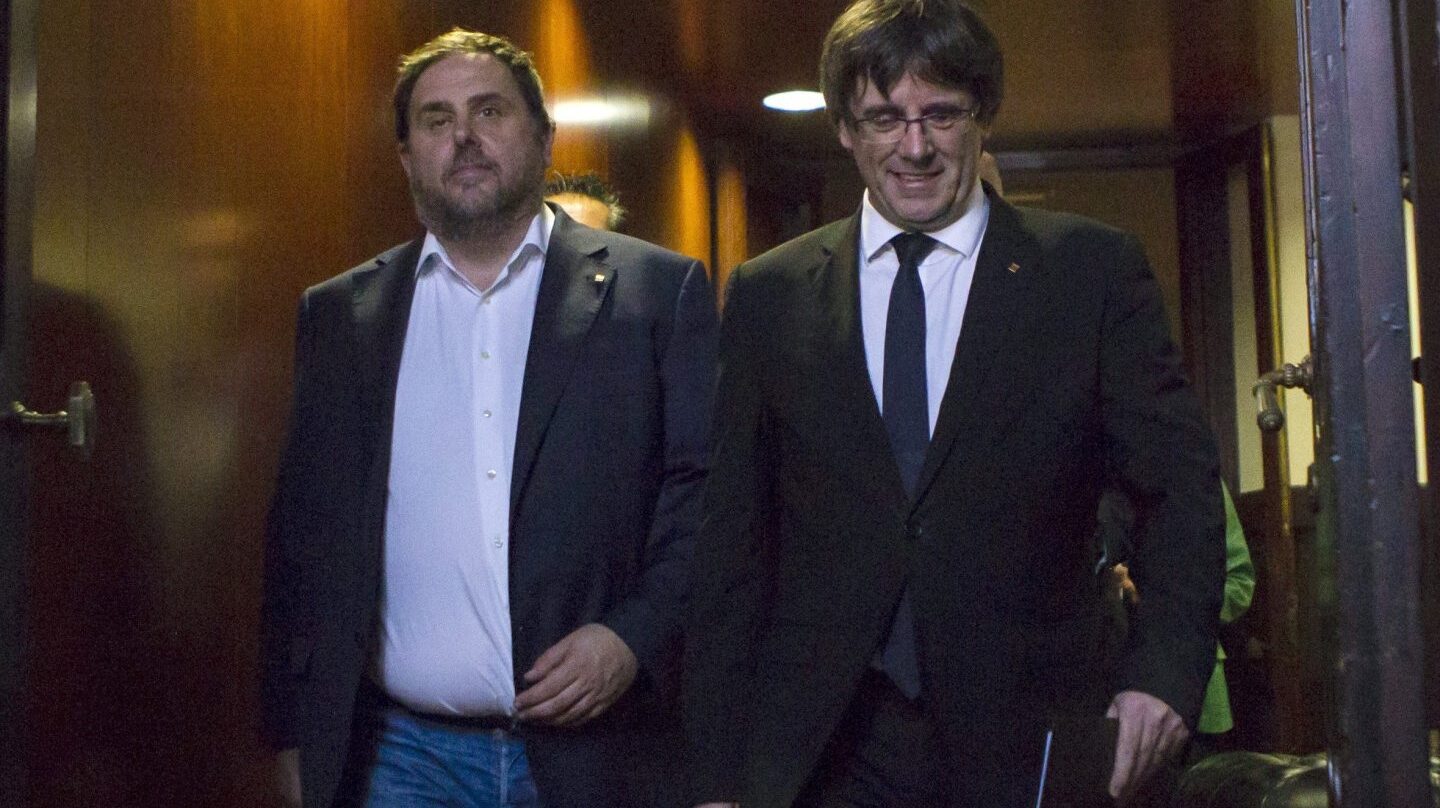 El fiscal se querella por sedición contra el ‘Govern’ de Puigdemont y la Mesa del ‘Parlament’ Junqueras-y-Puigdemont-1-1440x808