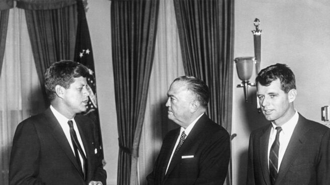 John F. Kennedy, J. Edgar Hoover y Robert F. Kennedy en Washington.