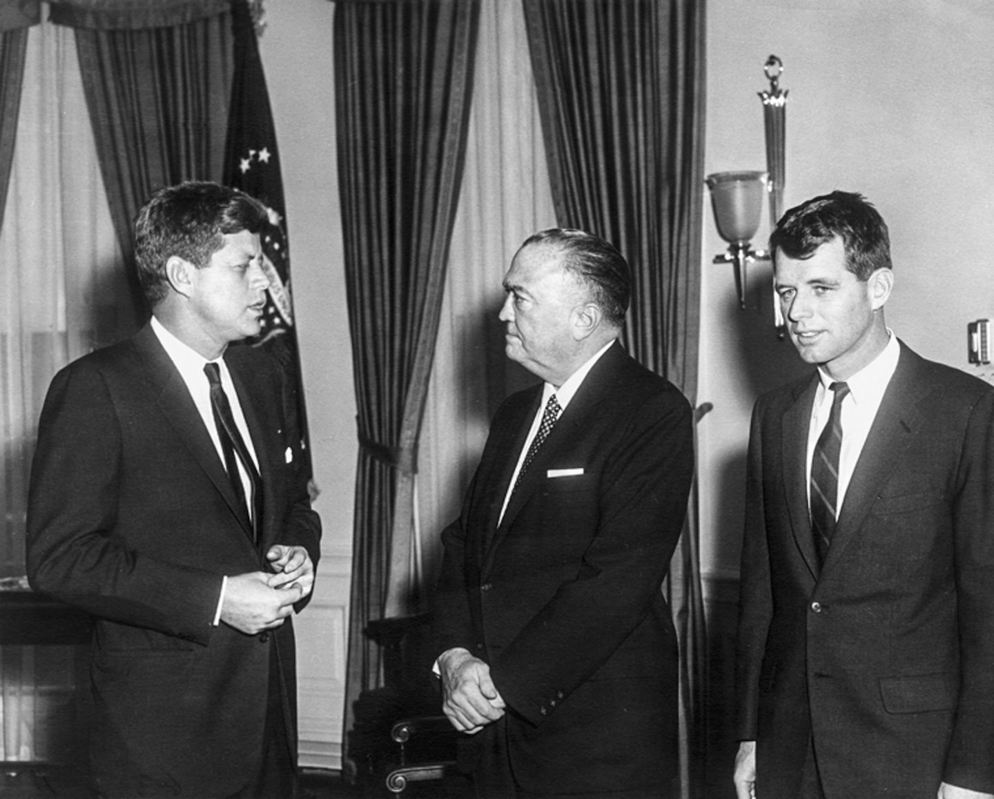 John F. Kennedy, J. Edgar Hoover y Robert F. Kennedy en Washington.