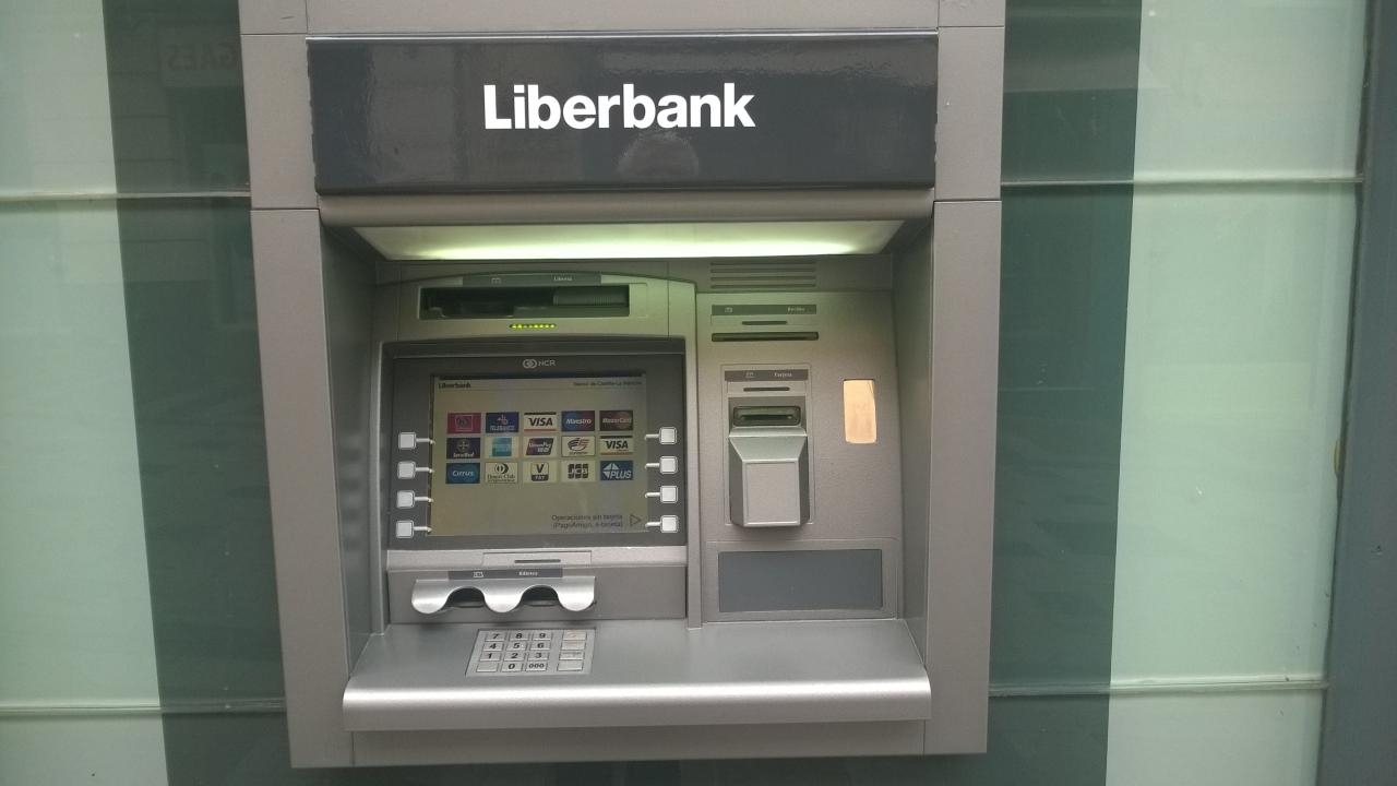 Liberbank roza mínimos anuales en bolsa tras la venta de un 19% de su capital