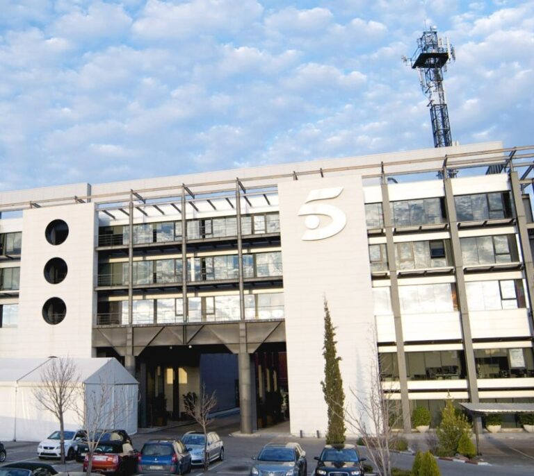 La amenaza de Netflix hunde a Mediaset y Atresmedia en mínimos de 20 meses