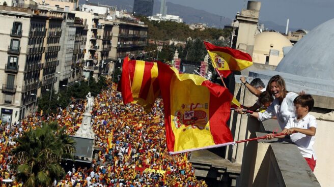 Banderas arriba y abajo.