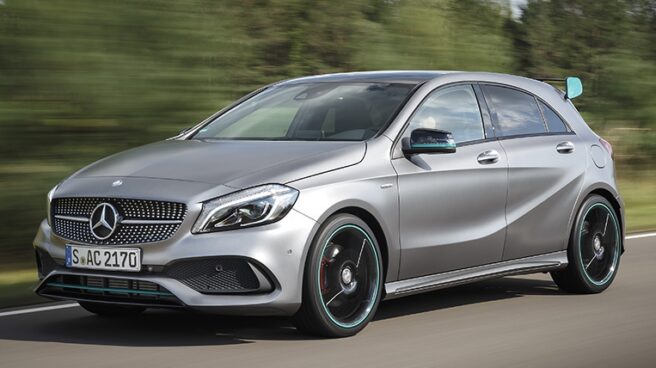 Mercedes llama a revisión a un millón de vehículos por fallos en el airbag