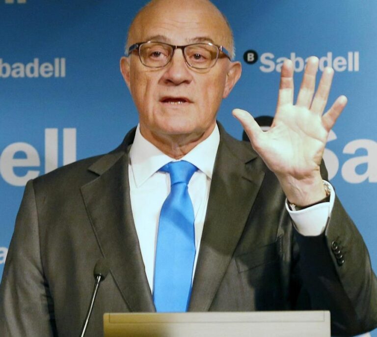 Banco Sabadell reúne este lunes a su consejo para decidir sobre la fusión con BBVA