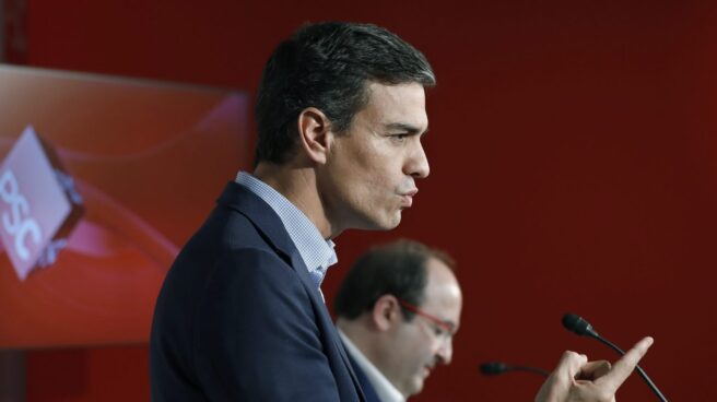 Pedro Sánchez y Miquel Iceta, en una reunión en el PSC. Pedro Sánchez y Miquel Iceta, en una reunión en el PSC.