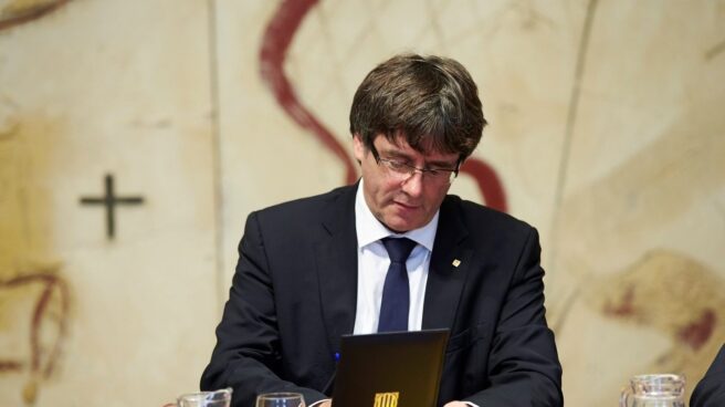 Carles Puigdemont, en la reunión del Govern. Carles Puigdemont, en una reunión del Govern.