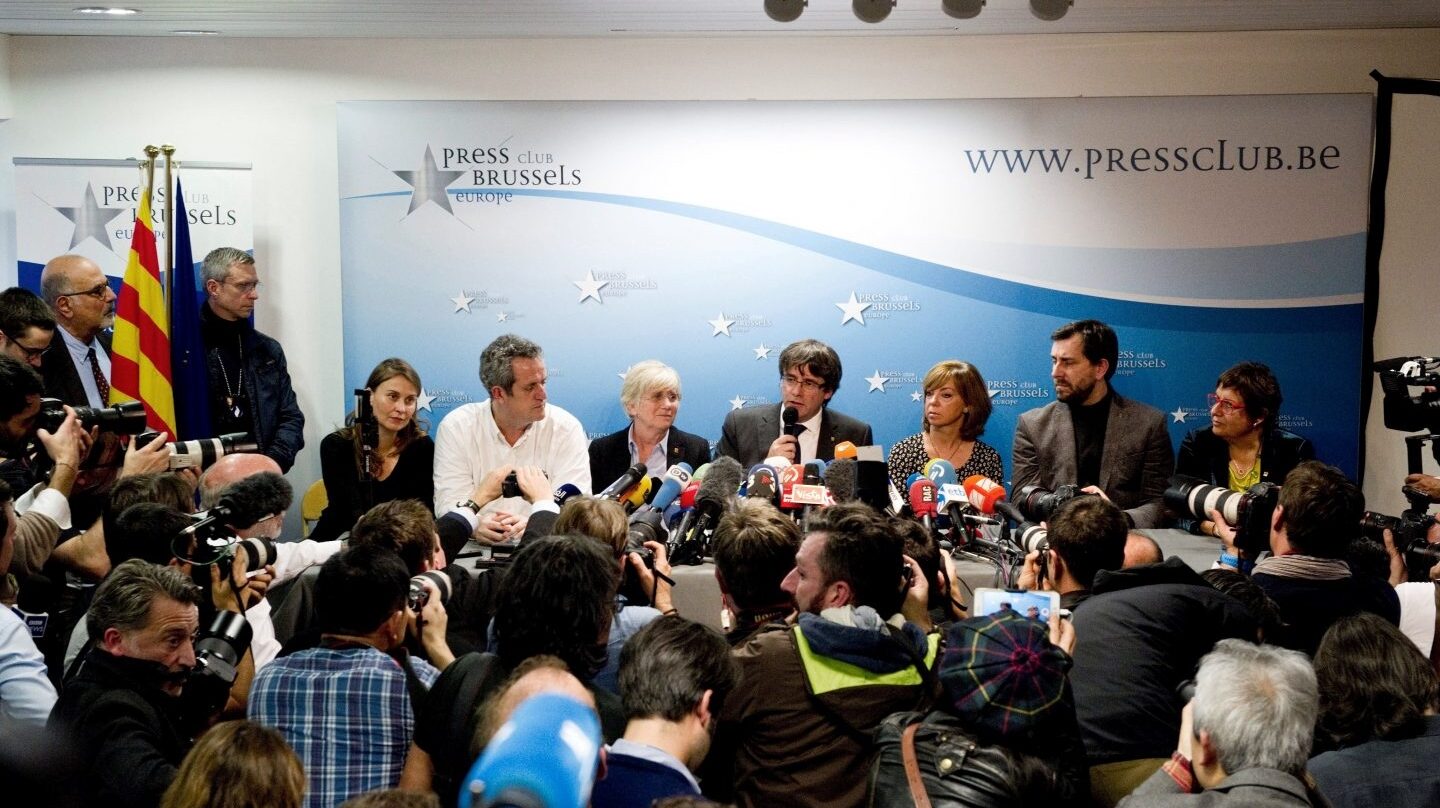 Puigdemont y sus consejeros, en Bruselas.