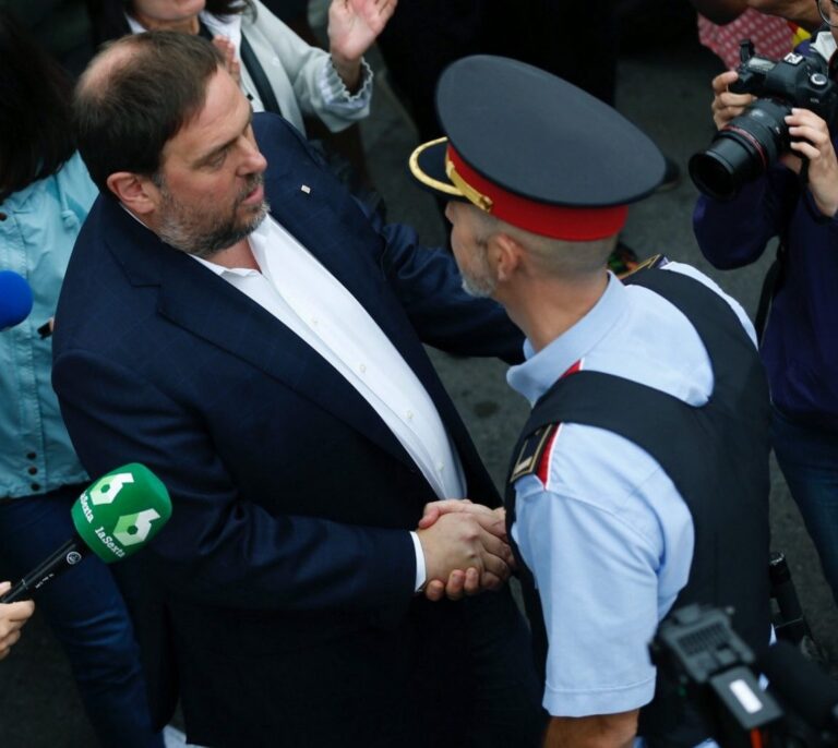 Los Mossos detuvieron solo a contrarios al referéndum del 1-O en comarcas del interior