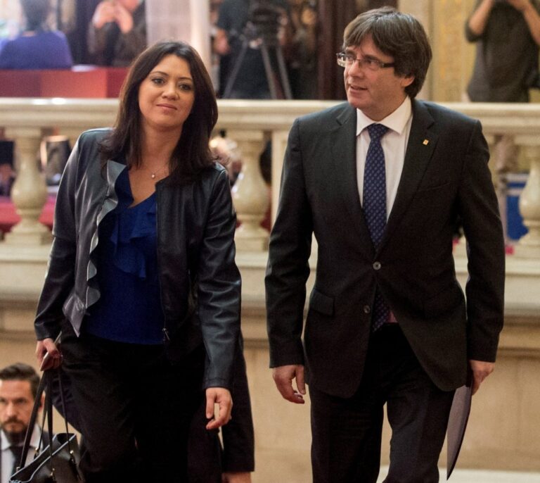 La Diputación de Barcelona renueva el contrato de 6.000€ mensuales a la mujer de Puigdemont