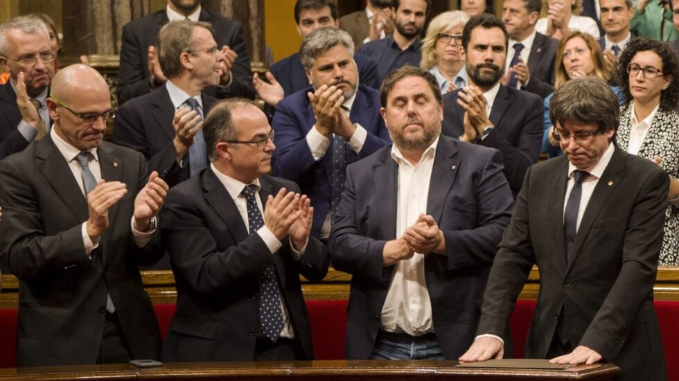 10-O: Puigdemont, tras su discurso en el Parlament.