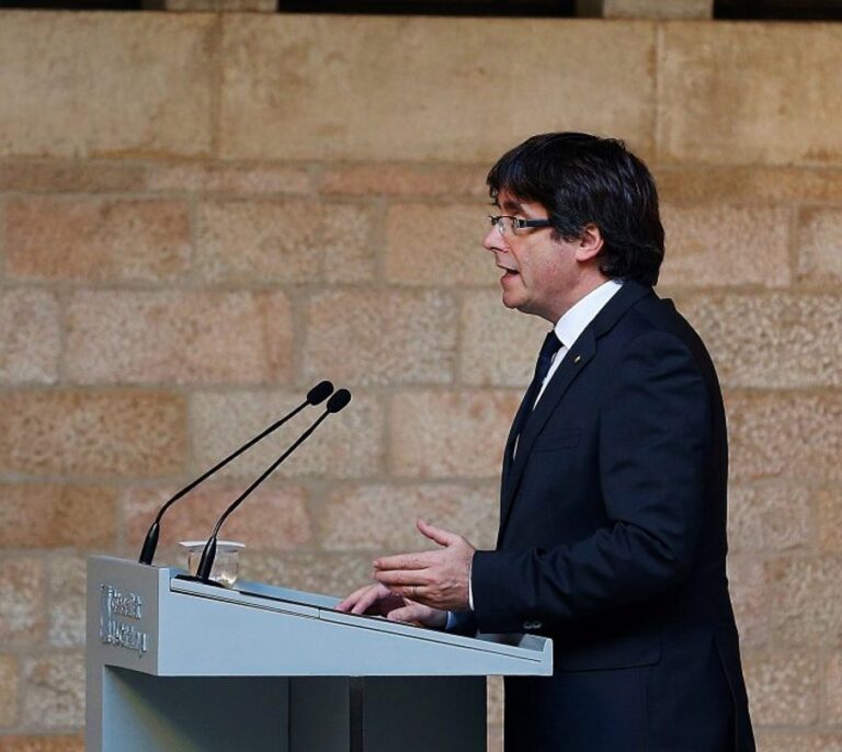 Puigdemont y miembros de su Gobierno estudian pedir asilo político en Bélgica