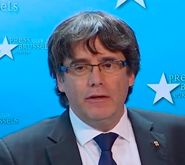 Puigdemont exige la liberación de los encarcelados como "legítimo president" de la Generalitat