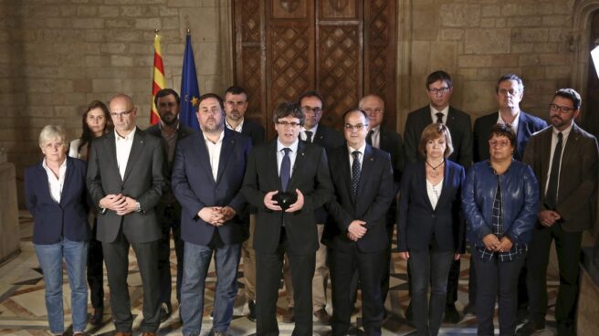 Puigdemont y su Gobierno, tras el referéndum en Cataluña
