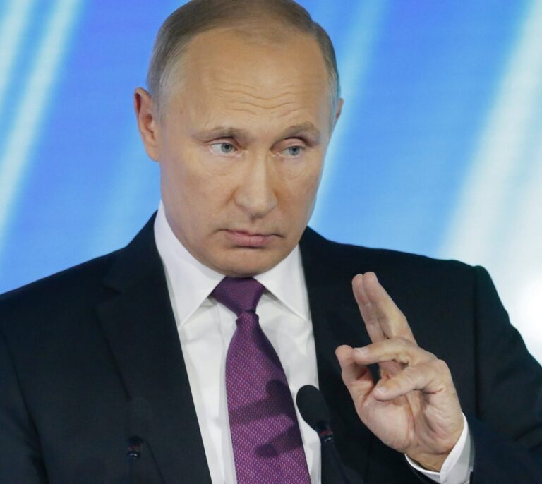 Putin compara a Cataluña con Kosovo: "Europa debería haberlo pensado antes"