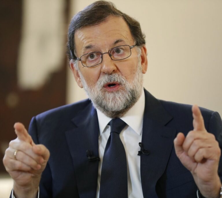 El Gobierno da cinco días a Puigdemont para contestar y ocho para volver a la legalidad