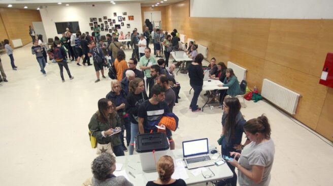 Referéndum 1-O: votaciones en un instituto de Tarragona.