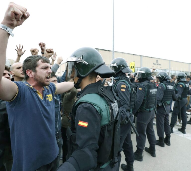 La guerra de los heridos: Interior eleva a 431 los policías y guardias civiles atendidos por el 1-O
