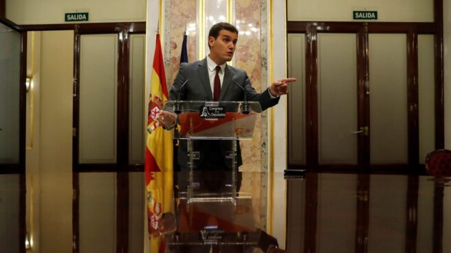 Albert Rivera se dirige a los periodistas en el Congreso. Albert Rivera se dirige a los periodistas en el Congreso.