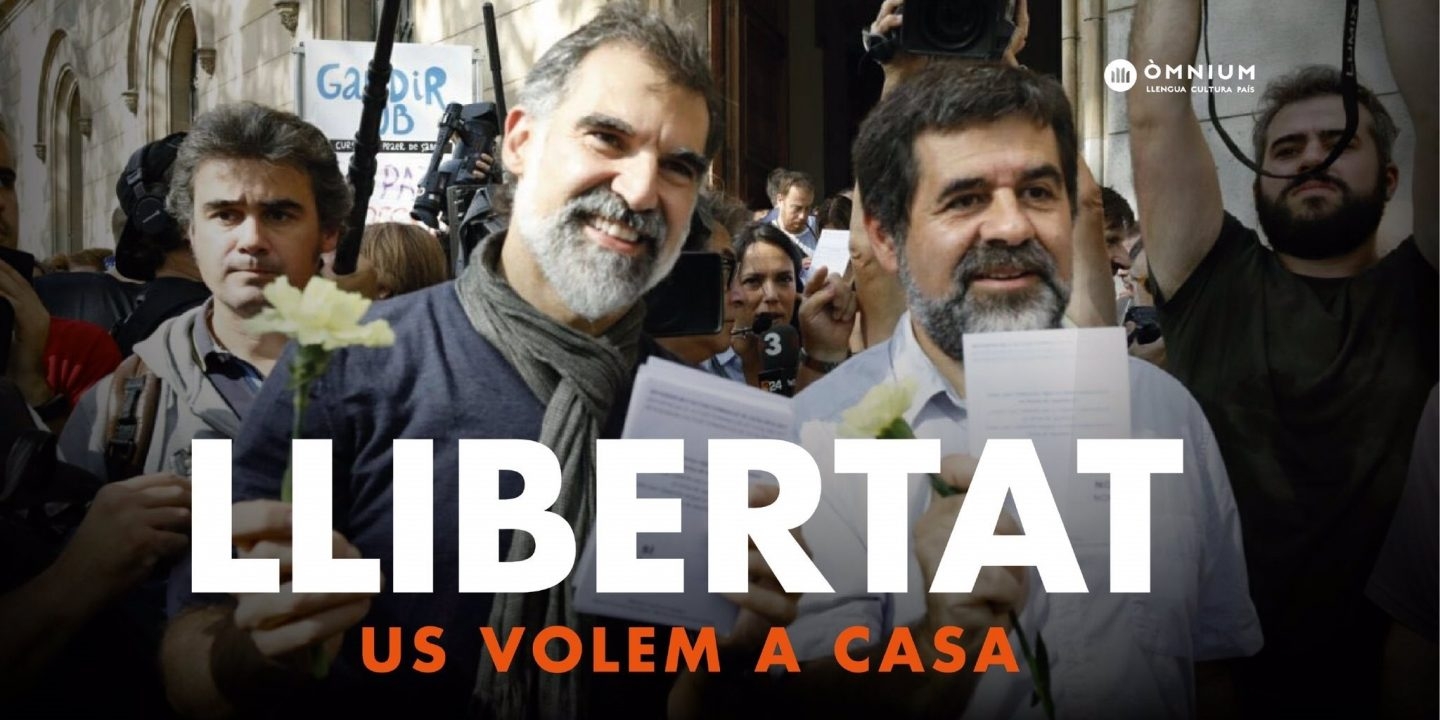 Cartel de libertad para Jordi Cuixart y Jordi Sánchez.