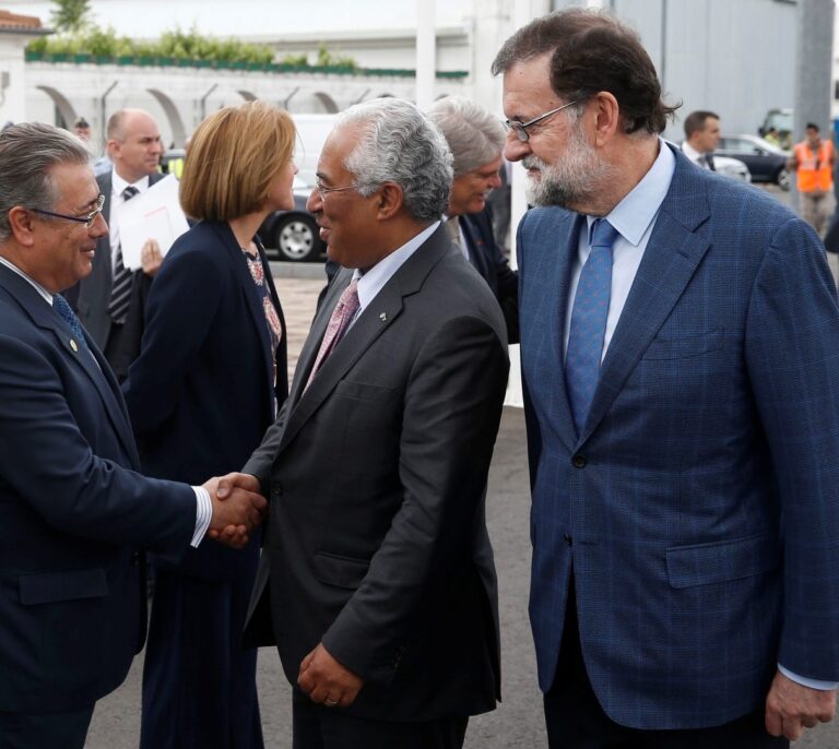 Sindicatos piden la dimisión de Rajoy y Zoido si no ponen ya fin a la "caza al policía"