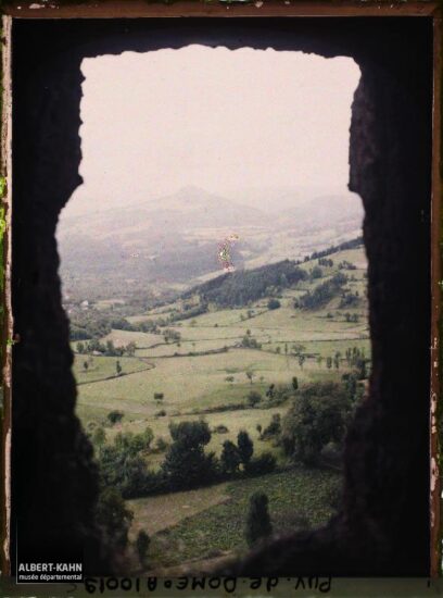 Stéphane Passet; France, Les Grottes de Jonas Vue sur la Vallée